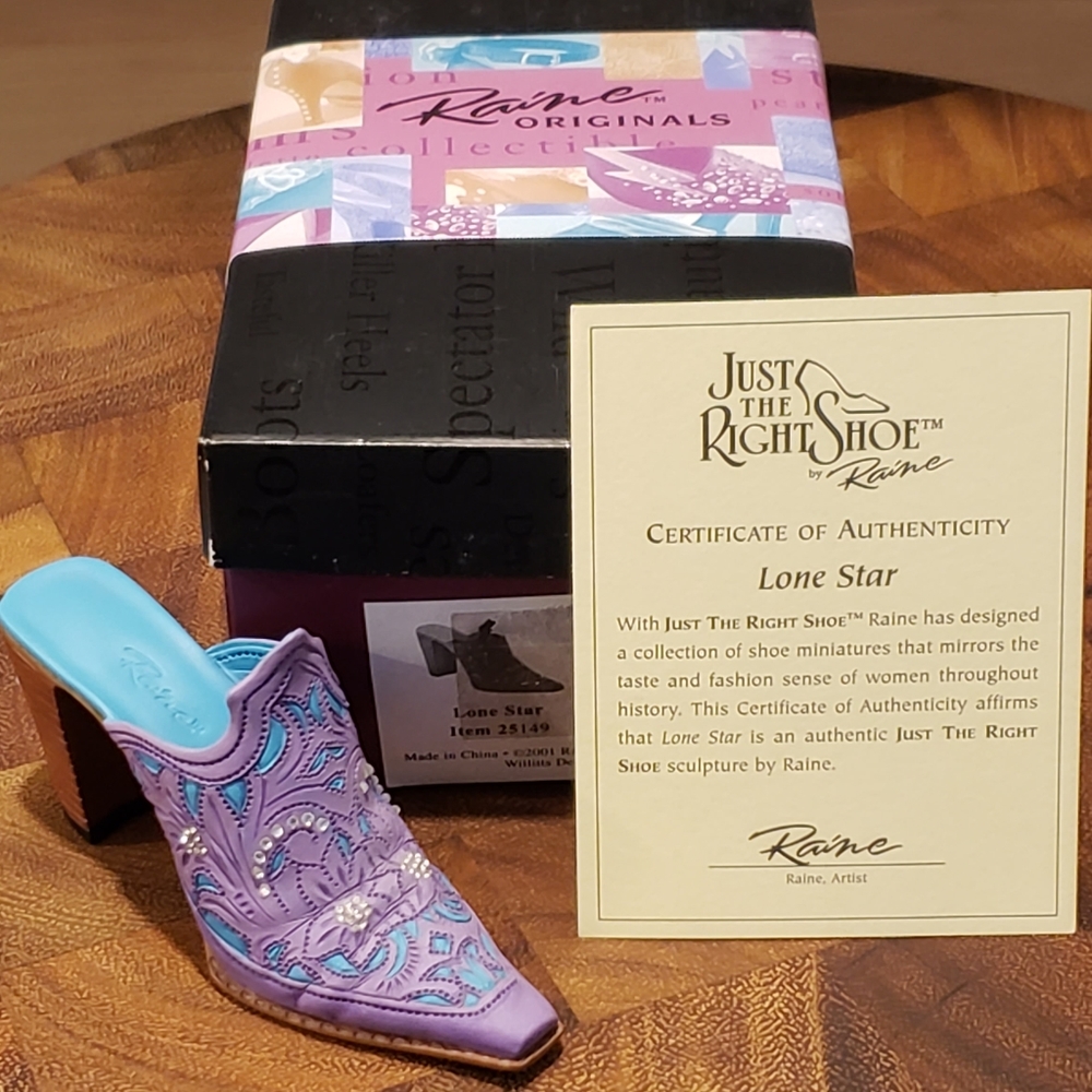 Just the Right Shoe,  Lone Star,  2001, 25149